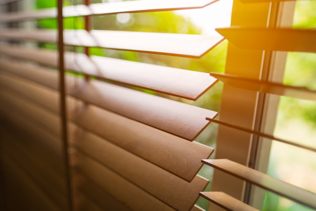 S84111 Butting Venetians Placeholders 1888x1312 Image 1